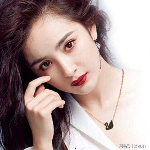 明星带的项链,明星项链风采展示